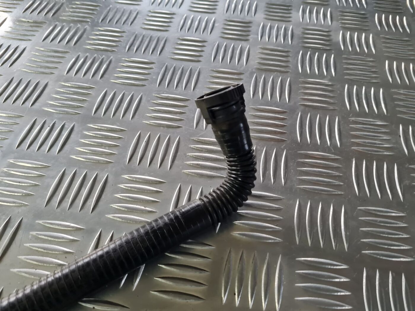 Gaisa vads priekš VW GOLF IV 1999 6 Gaisa vads priekš VW GOLF IV 1999