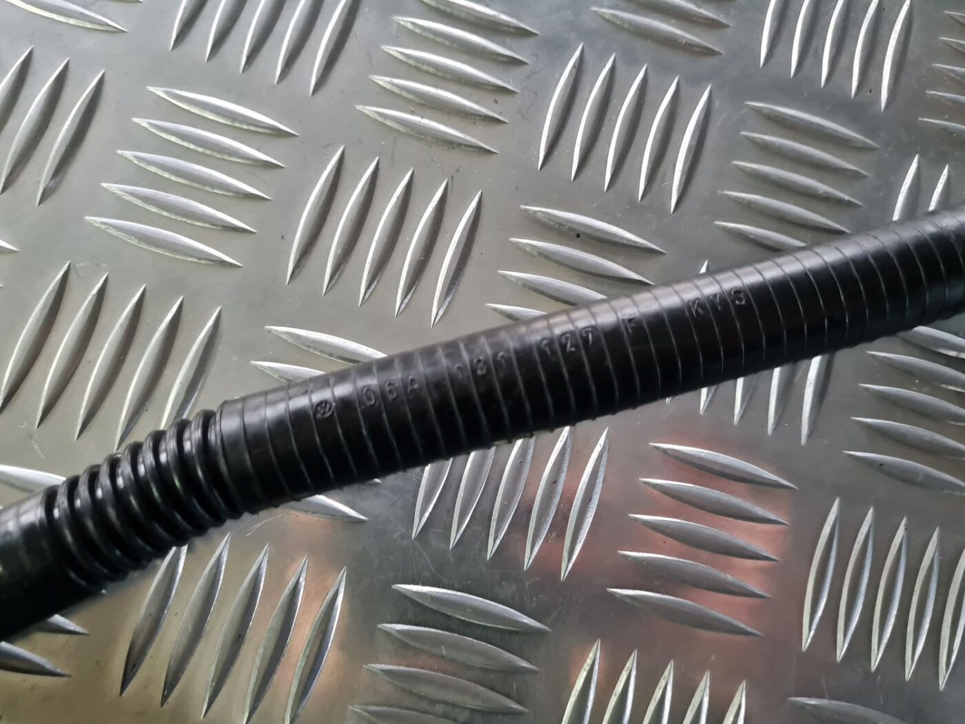 Gaisa vads priekš VW GOLF IV 1999 5 Gaisa vads priekš VW GOLF IV 1999