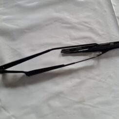 Vējstikla slotu turētāju komplekts priekš VW GOLF IV 1999