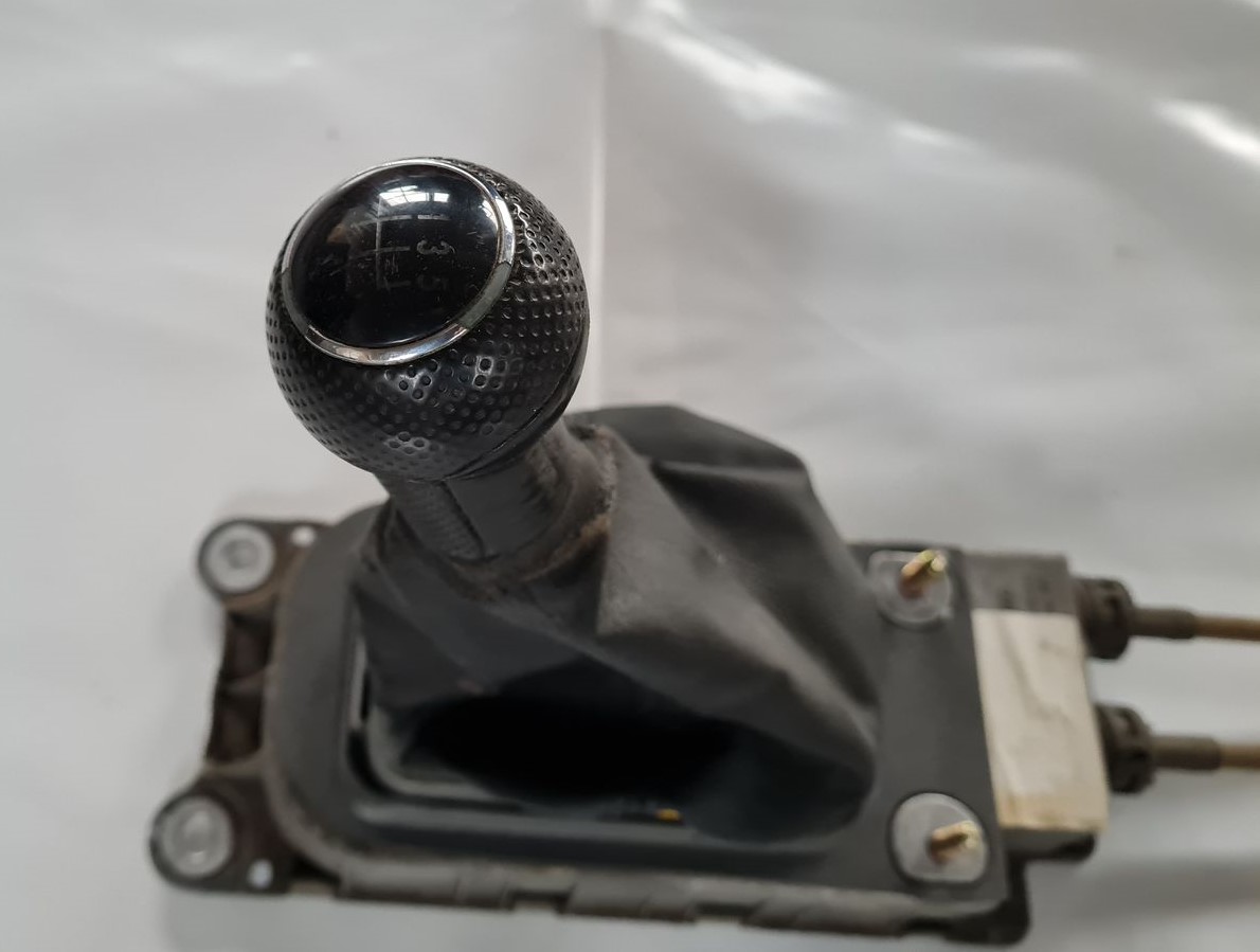 Ātrumu pārslēgšanas slēdzis priekš VW GOLF IV 1999 5 Ātrumu pārslēgšanas slēdzis priekš VW GOLF IV 1999