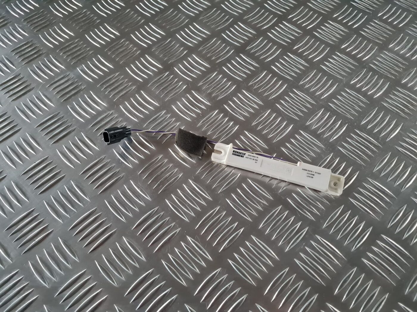 Antenas pastiprinātāja bloks priekš RENAULT LAGUNA 2008 1 Antenas pastiprinātāja bloks priekš RENAULT LAGUNA 2008