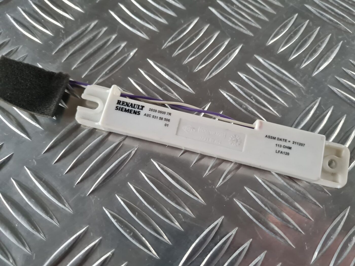 Antenas pastiprinātāja bloks priekš RENAULT LAGUNA 2008 2 Antenas pastiprinātāja bloks priekš RENAULT LAGUNA 2008