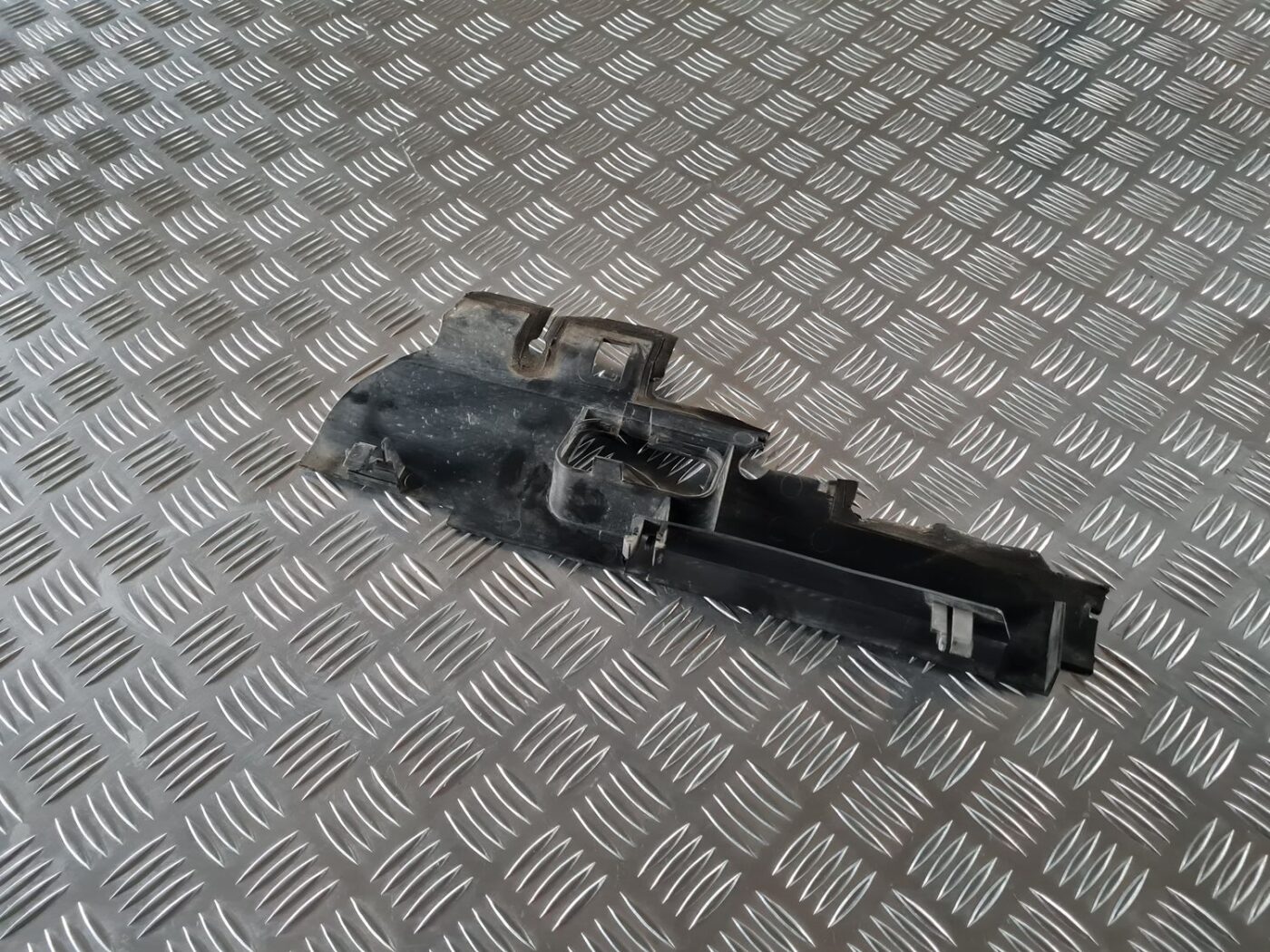 Ieplūdes gaisa deflektors/Difuzors priekš RENAULT LAGUNA 2008 3 Ieplūdes gaisa deflektors/Difuzors priekš RENAULT LAGUNA 2008