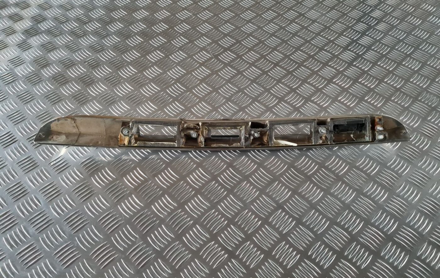 Numura zīmes gaismas uzlika komplektā priekš RENAULT LAGUNA 2008 6 Numura zīmes gaismas uzlika komplektā priekš RENAULT LAGUNA 2008