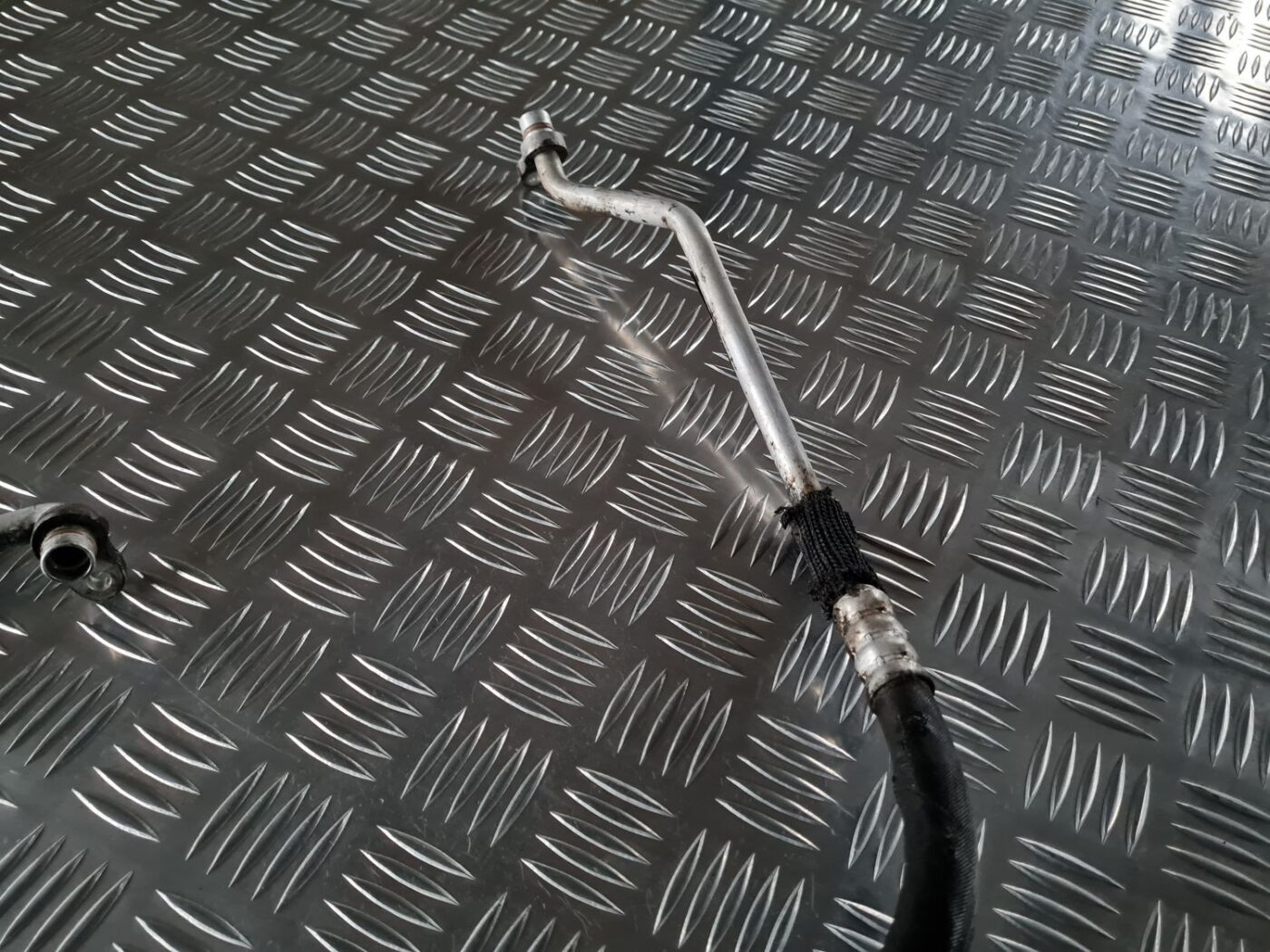 Gaisa kondicioniera caurule priekš RENAULT LAGUNA 2008