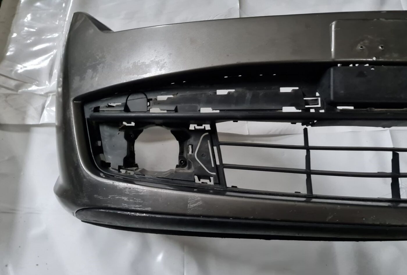 Priekšējais buferis priekš RENAULT LAGUNA 2008