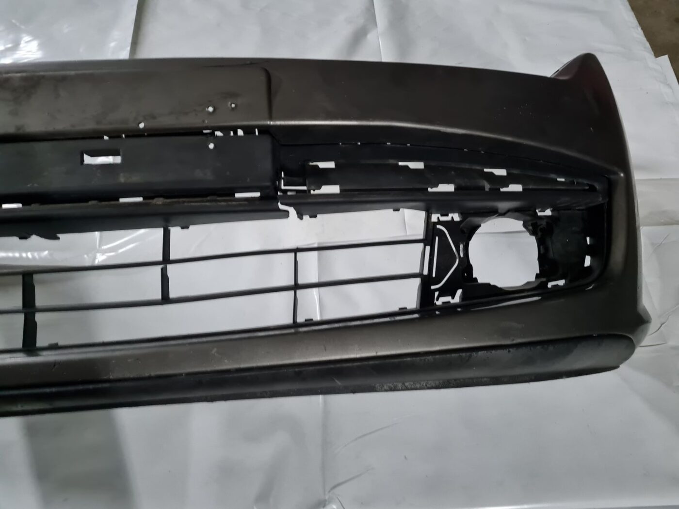 Priekšējais buferis priekš RENAULT LAGUNA 2008