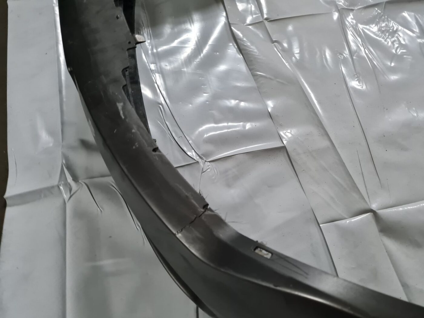 Priekšējais buferis priekš RENAULT LAGUNA 2008