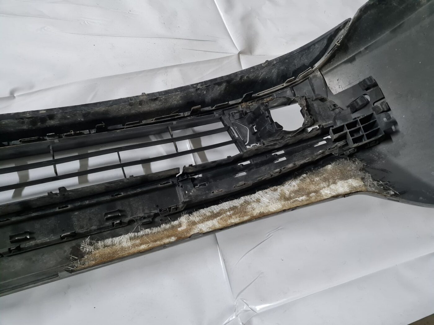 Priekšējais buferis priekš RENAULT LAGUNA 2008