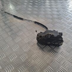 Aizmugurējo labo durvju slēdzene priekš SKODA OCTAVIA 2002