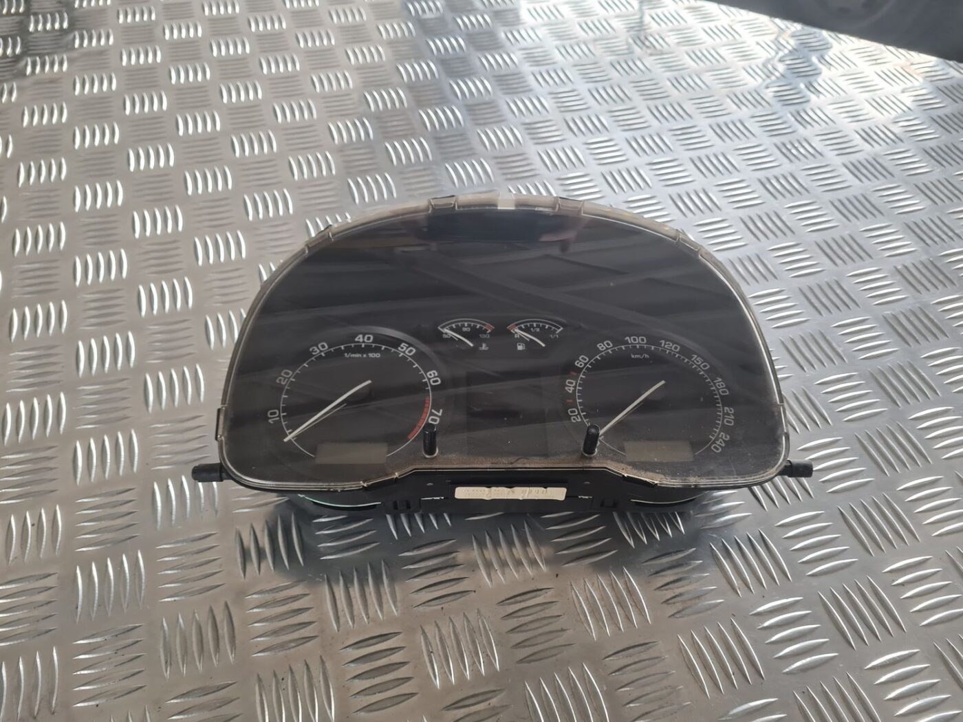 Spidometrs priekš SKODA OCTAVIA 2002 1 Spidometrs priekš SKODA OCTAVIA 2002