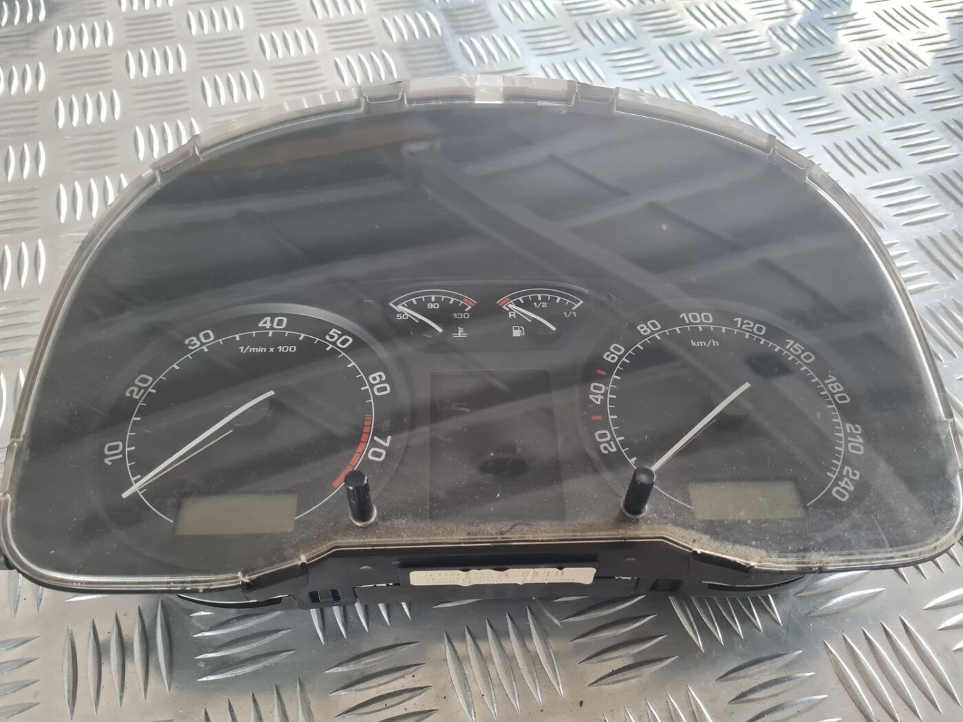 Spidometrs priekš SKODA OCTAVIA 2002 2 Spidometrs priekš SKODA OCTAVIA 2002