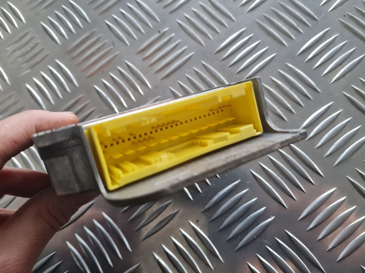 Drošības spilvena vadības bloks priekš SKODA OCTAVIA 2002 3 Drošības spilvena vadības bloks priekš SKODA OCTAVIA 2002