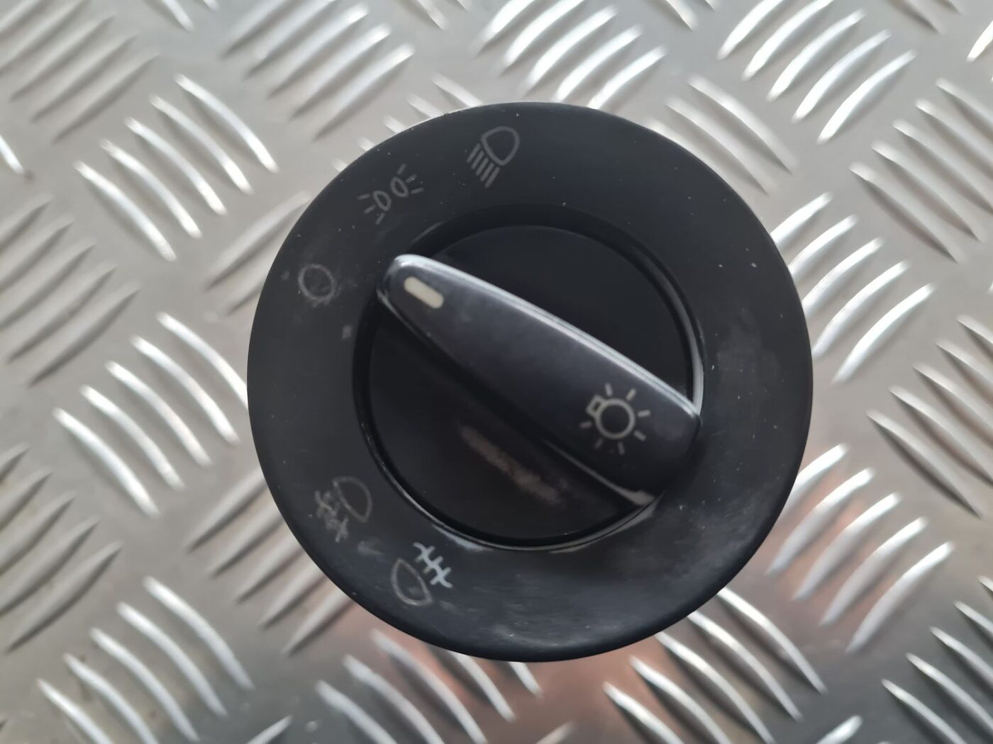 Gaismas slēdzis priekš SKODA OCTAVIA 2002