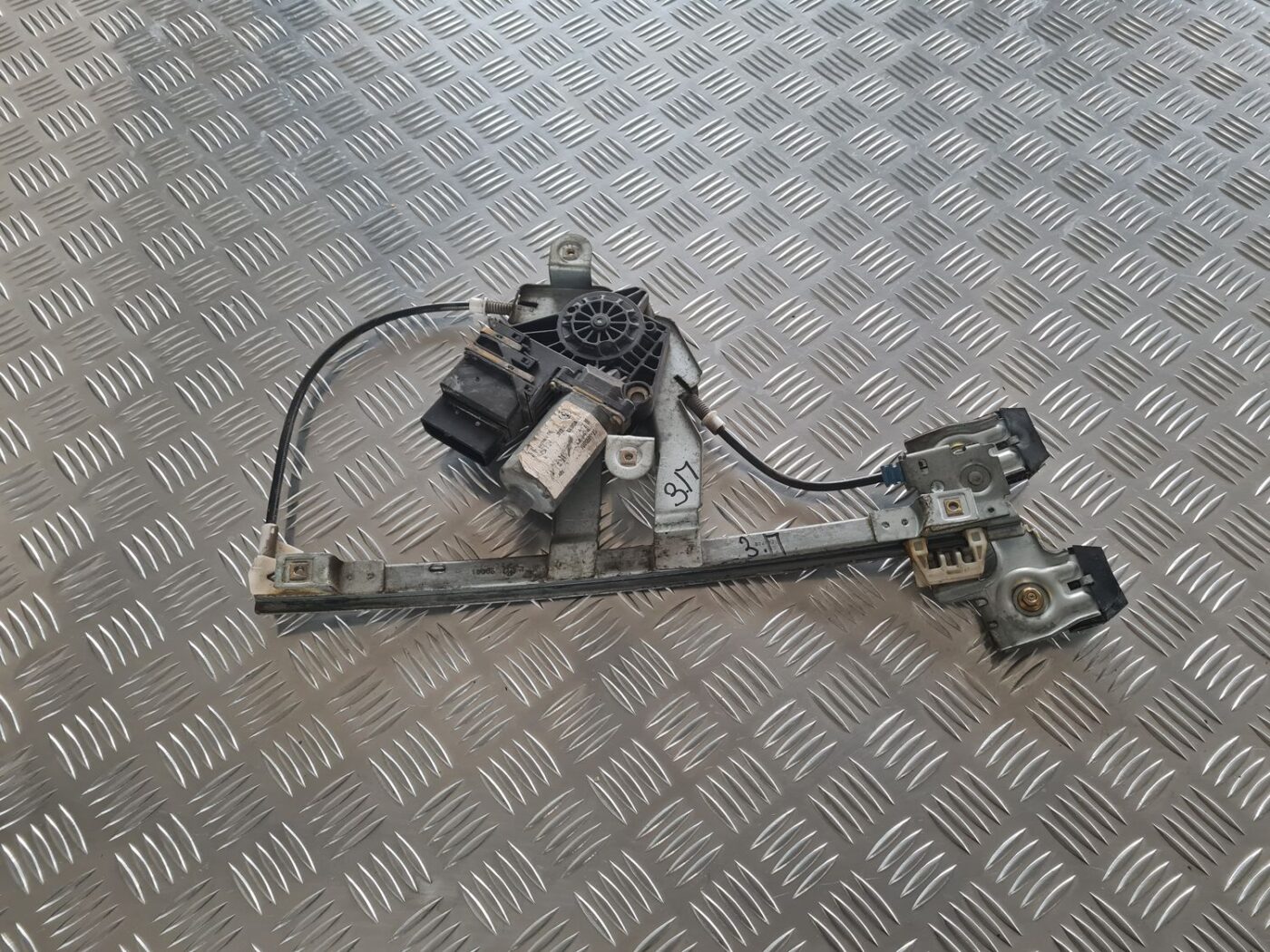 Stikla pacelšanas mehānisms aizmugurējais labais priekš SKODA OCTAVIA 2002 1 Stikla pacelšanas mehānisms aizmugurējais labais priekš SKODA OCTAVIA 2002