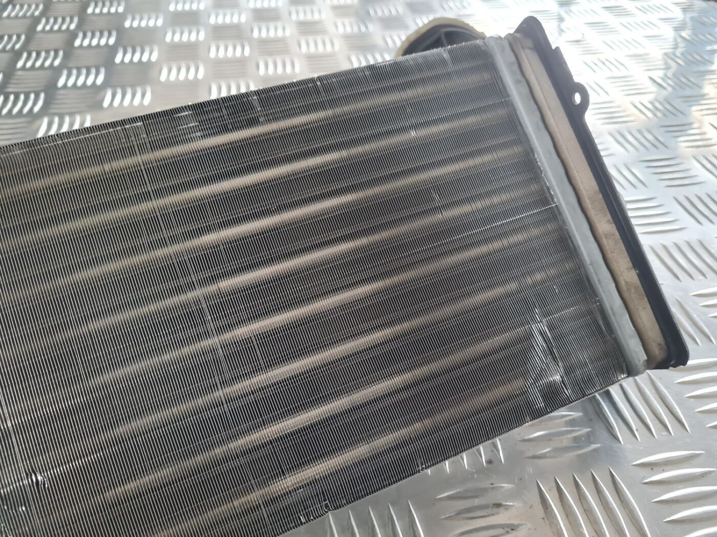 Apsildes sistēmas radiators priekš SKODA OCTAVIA 2002 3 Apsildes sistēmas radiators priekš SKODA OCTAVIA 2002