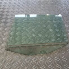 Aizmugurējo kreiso durvju stikls priekš SKODA OCTAVIA 2002