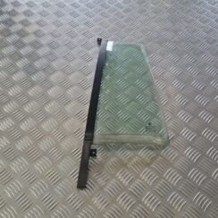 Kreiso durvju stūra stikls priekš SKODA OCTAVIA 2002