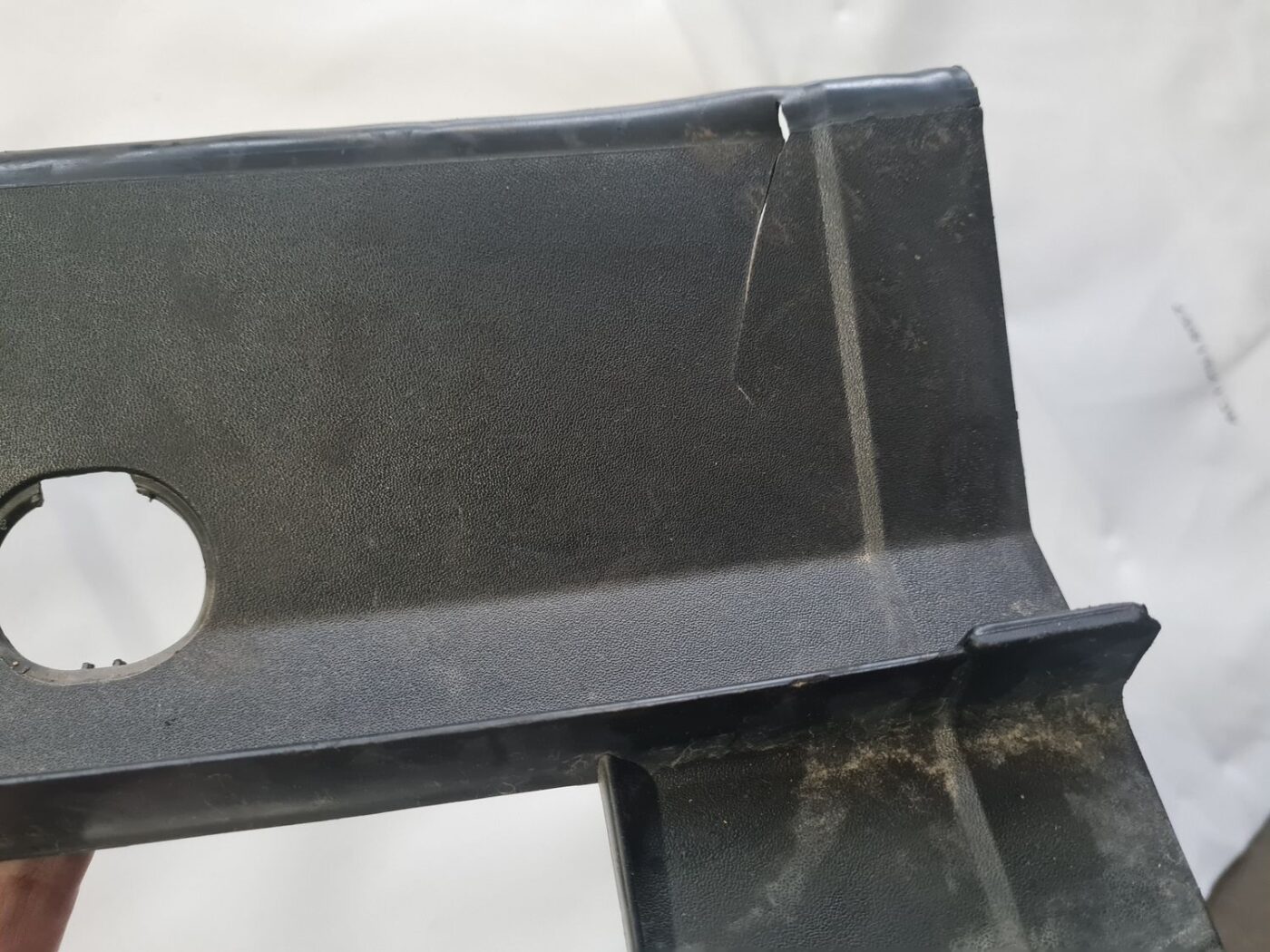 Vējstikla uzlikas (deflektora) režģis priekš SKODA OCTAVIA 2002