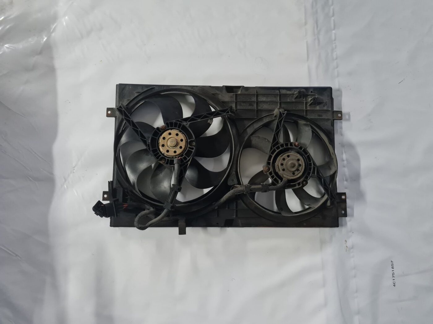 Dzesēšanas radiatora ventilators priekš SKODA OCTAVIA 2002