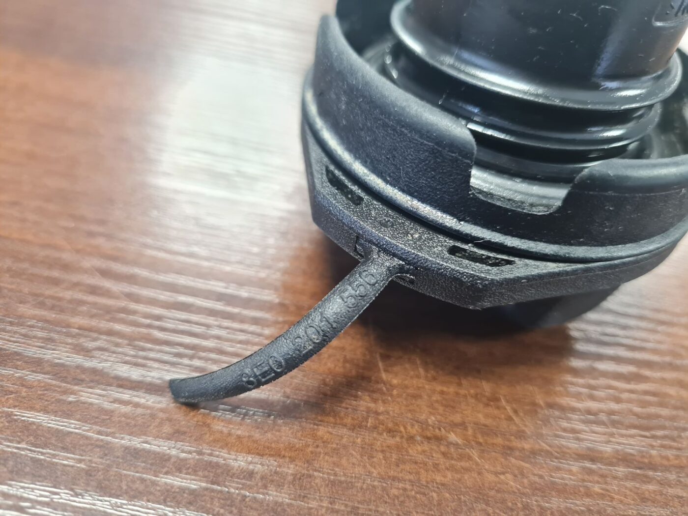 Degvielas uzpildes korķis priekš AUDI A6 AVANT 2007 QUATTRO 3 Degvielas uzpildes korķis priekš AUDI A6 AVANT 2007 QUATTRO