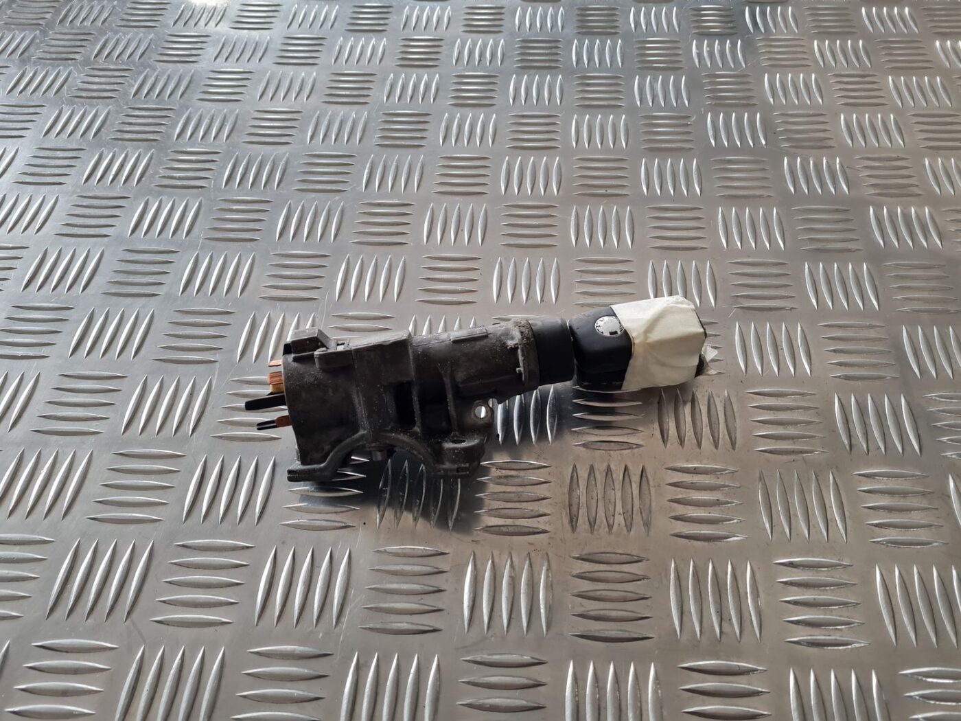 Aizdedzes slēdzene priekš ŠKODA FABIA 2003 4 Aizdedzes slēdzene priekš ŠKODA FABIA 2003