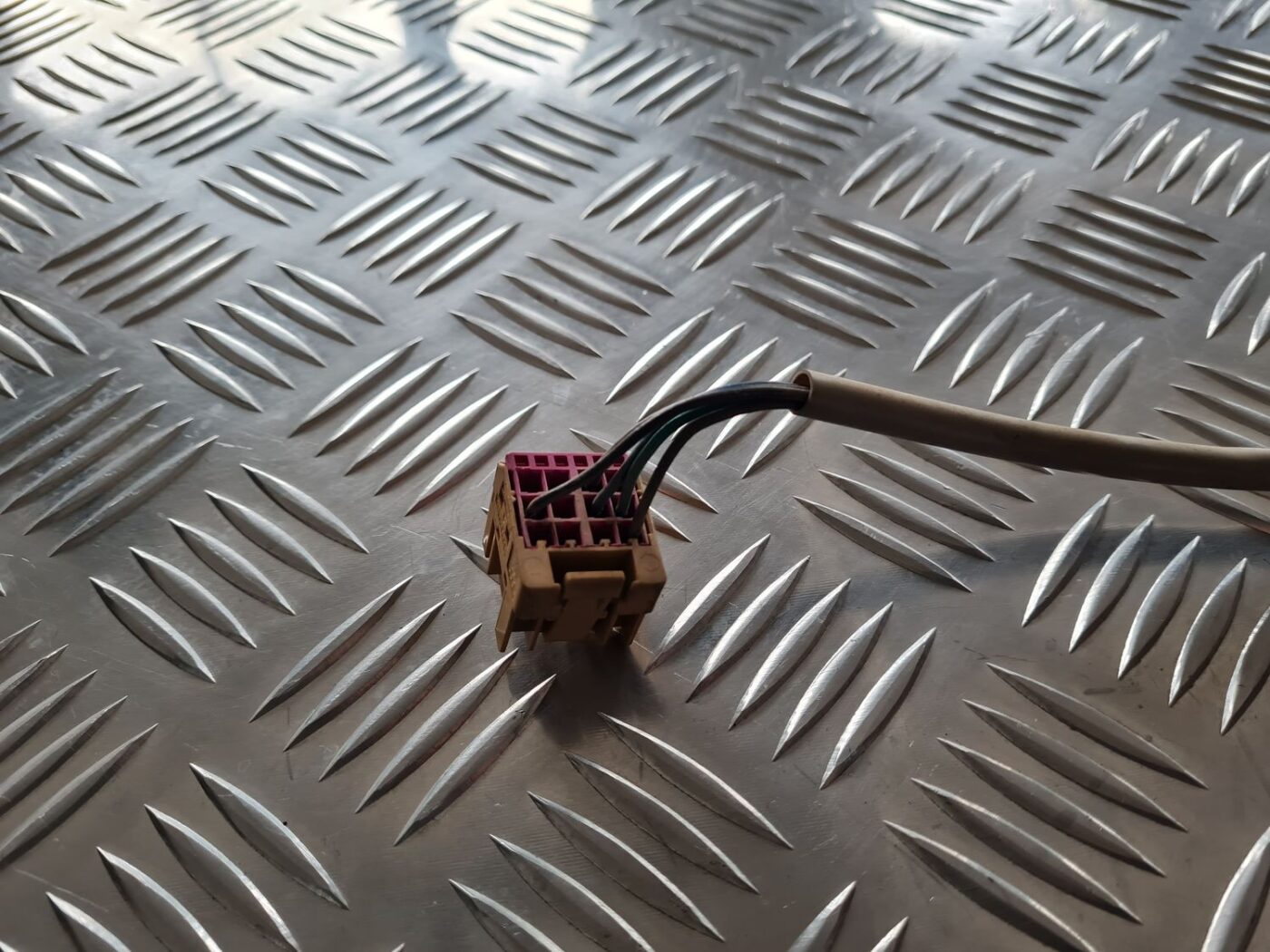 Ārējais spogulis, pa labi priekš ŠKODA FABIA 2003