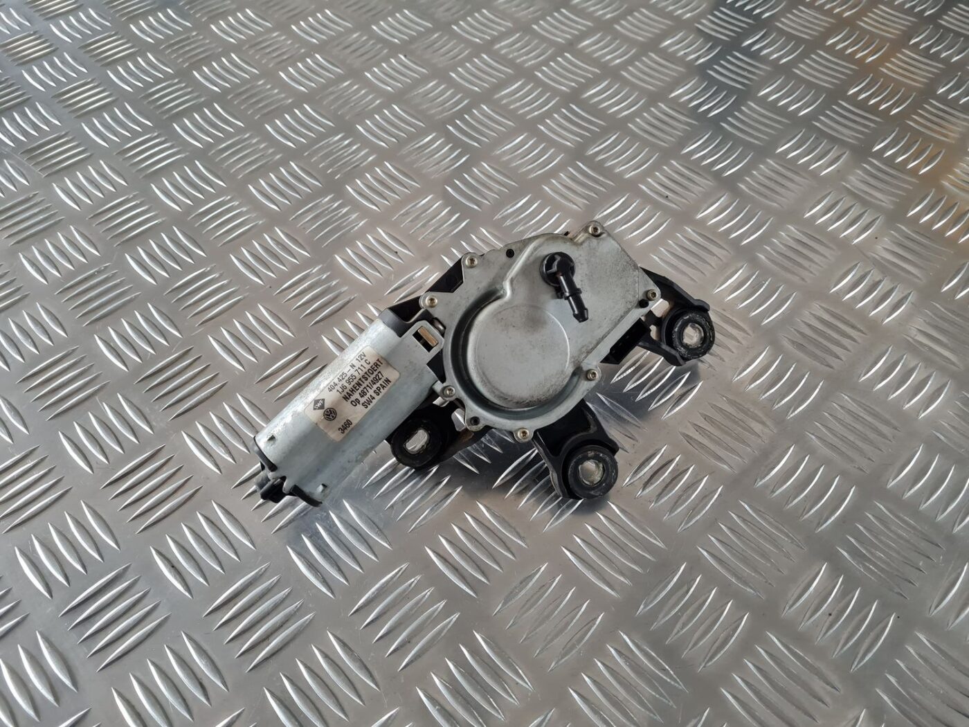 Aizmugurējā stikla tīrītāja motors priekš ŠKODA FABIA 2003