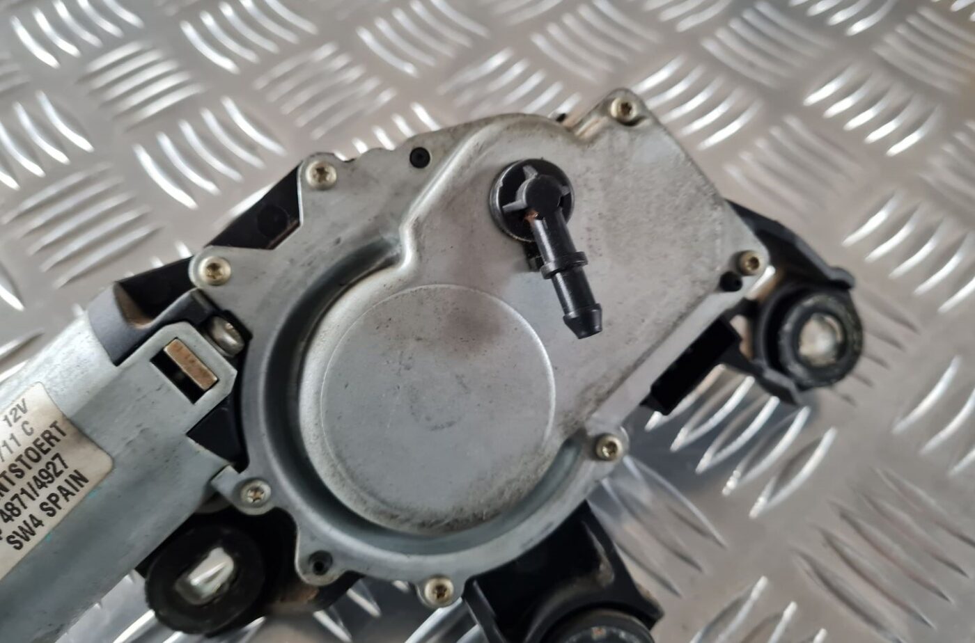 Aizmugurējā stikla tīrītāja motors priekš ŠKODA FABIA 2003