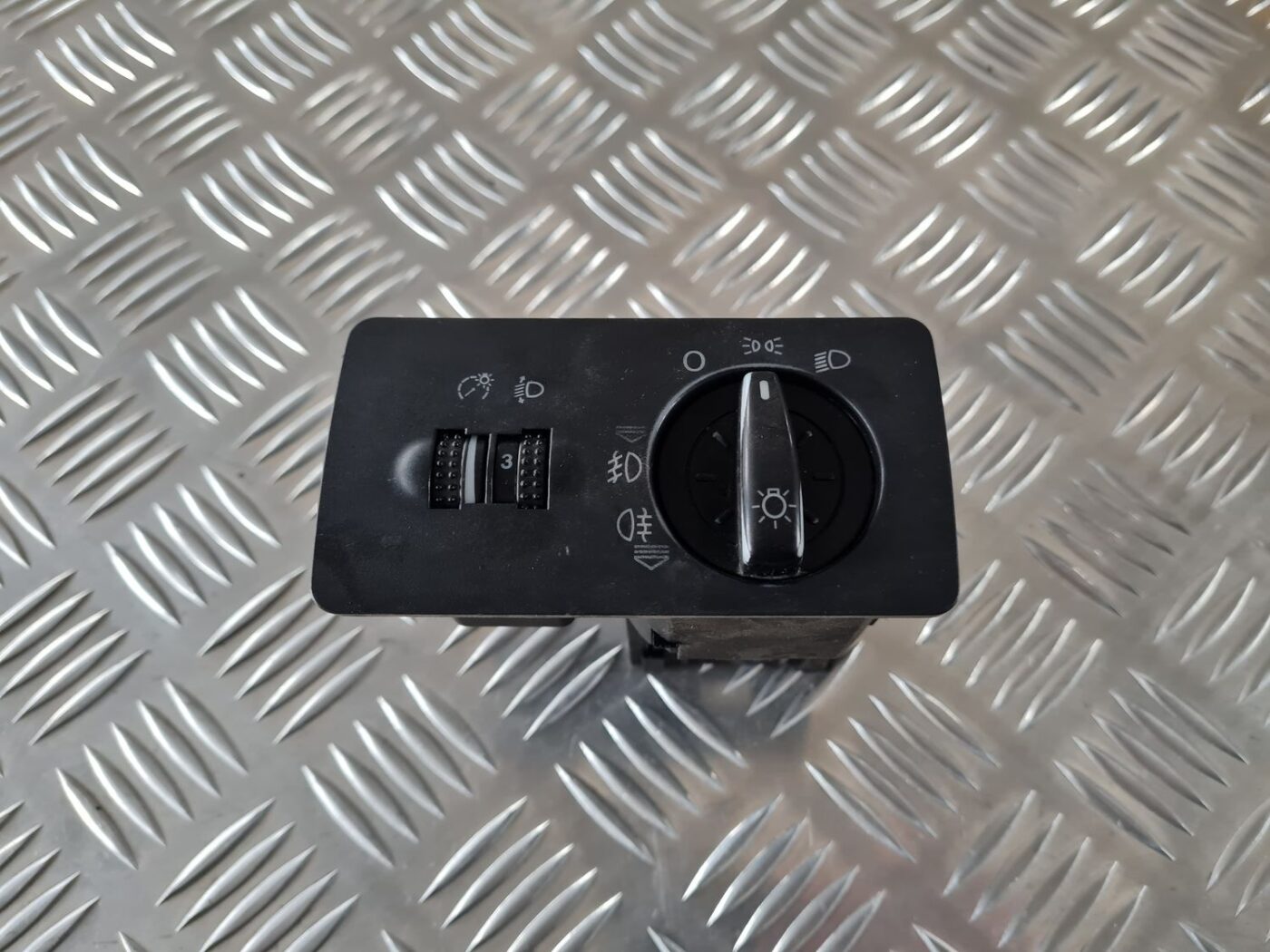 Gaismas slēdzis priekš ŠKODA FABIA 2003