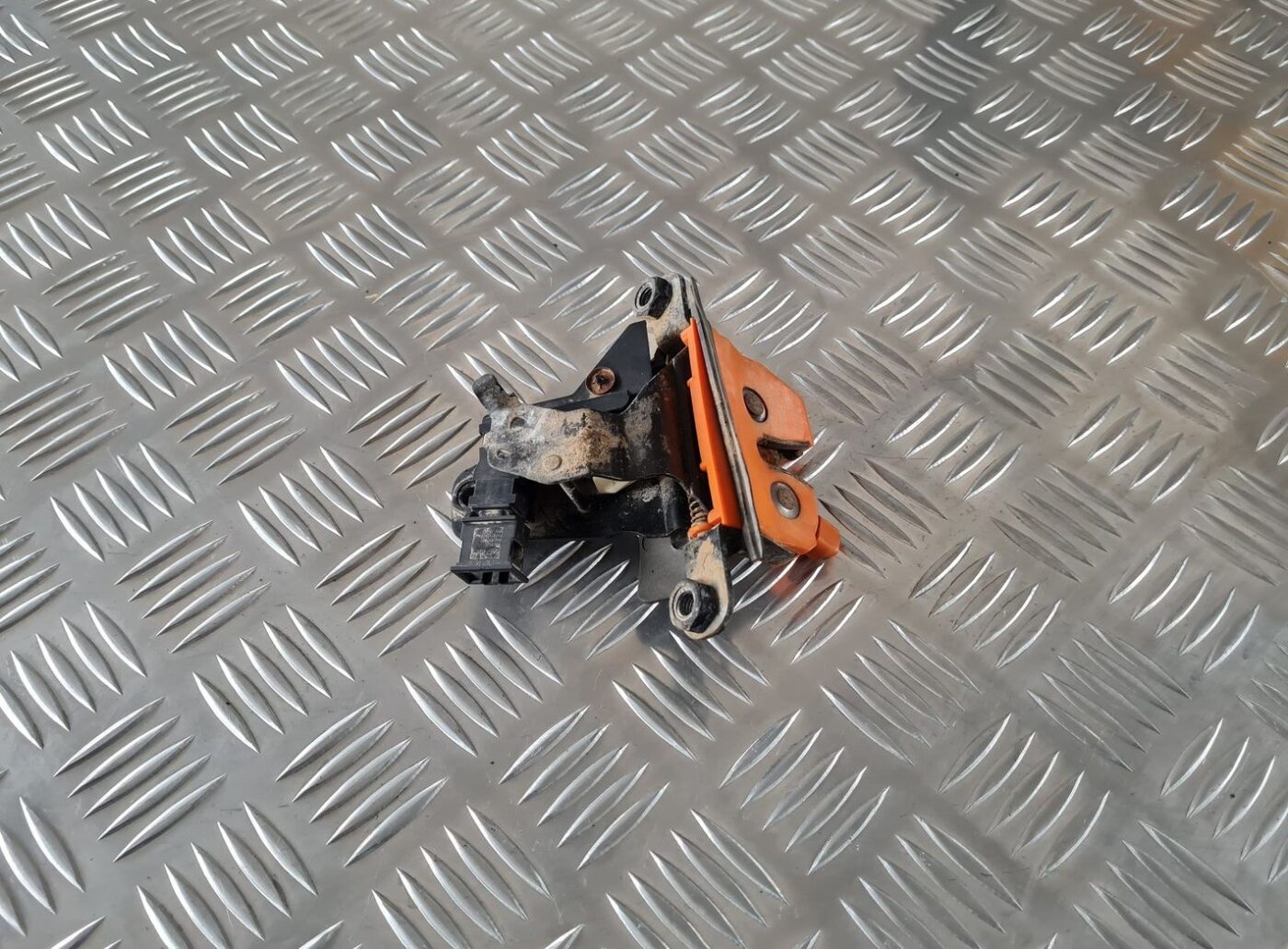 Bagāžnieka vāka slēdzene priekš ŠKODA FABIA 2003 1 Bagāžnieka vāka slēdzene priekš ŠKODA FABIA 2003