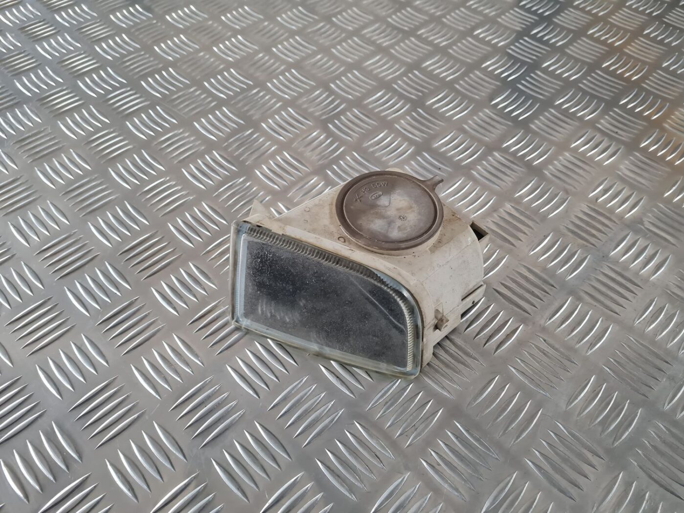 Miglas lukturis priekšā labajā pusē priekš ŠKODA FABIA 2003 3 Miglas lukturis priekšā labajā pusē priekš ŠKODA FABIA 2003