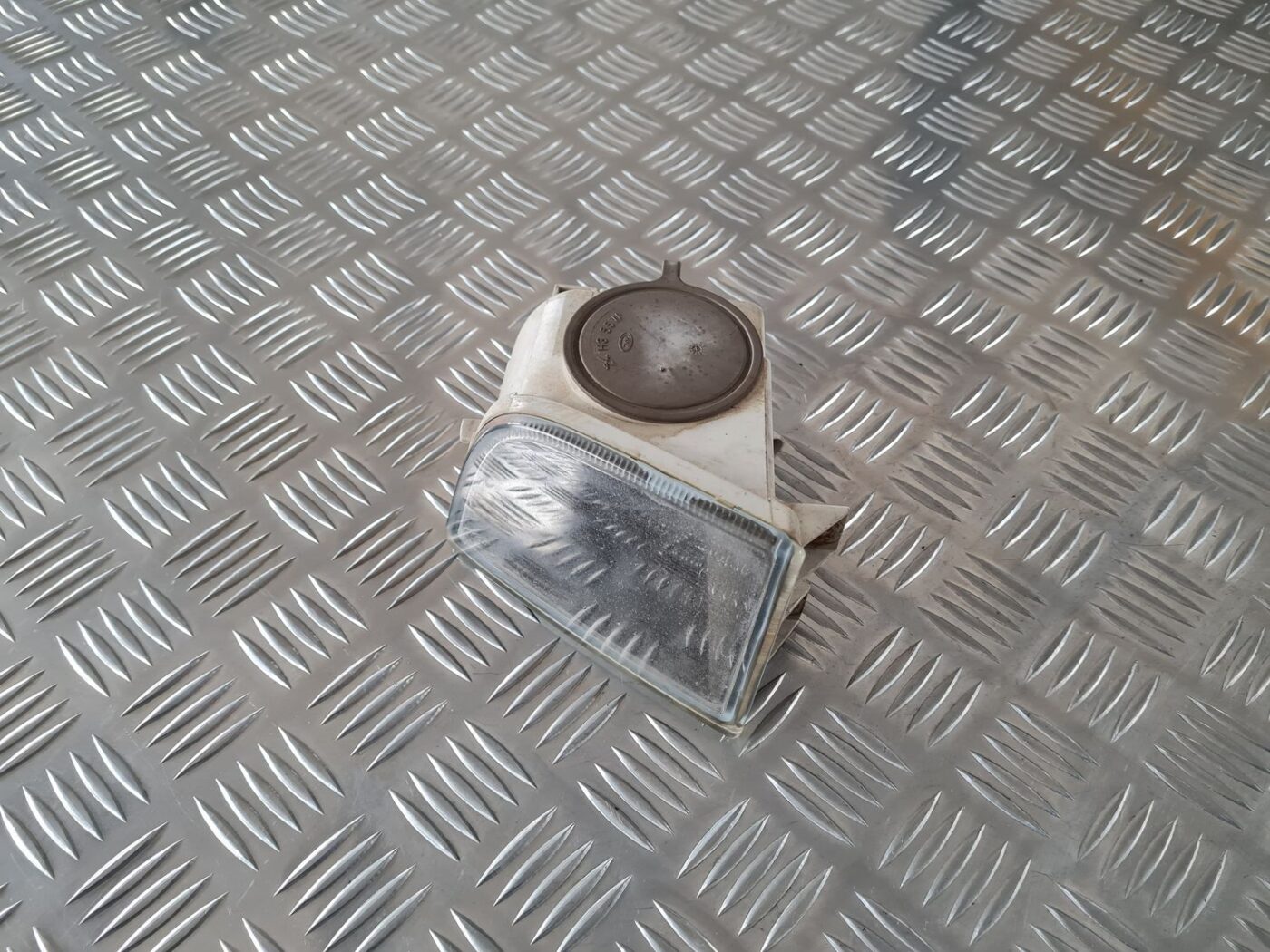 Miglas lukturis priekšā pa kreisi priekš ŠKODA FABIA 2003