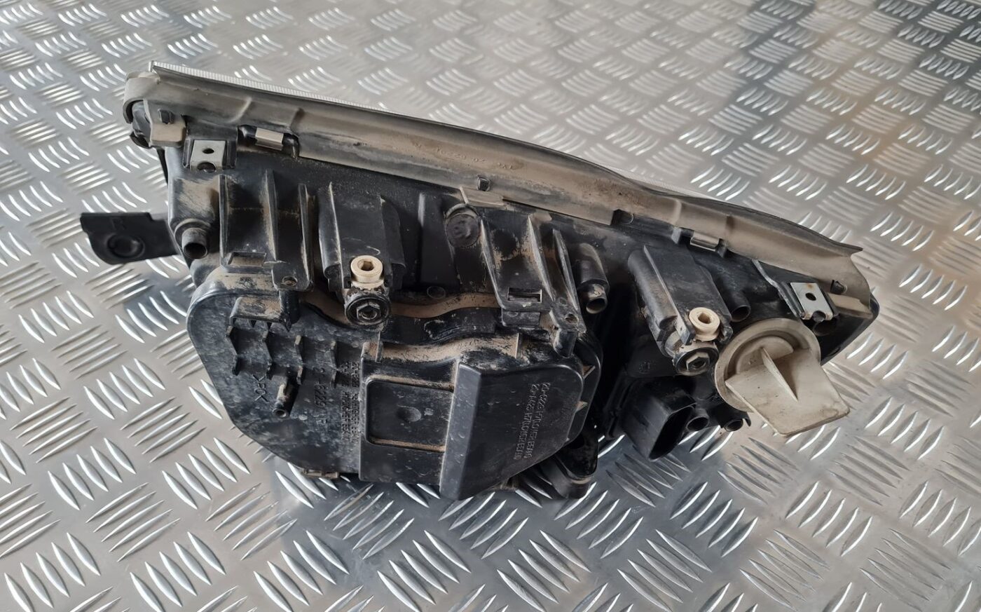 Priekšējais labais lukturis priekš ŠKODA FABIA 2003 7 Priekšējais labais lukturis priekš ŠKODA FABIA 2003