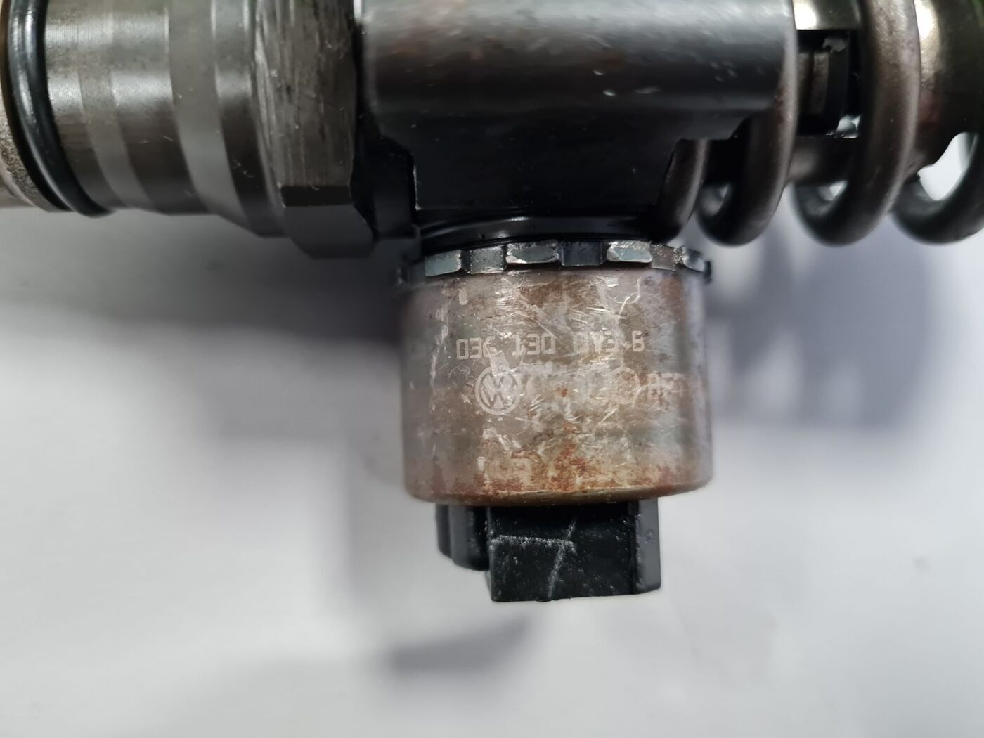 Degvielas smidzinātājs priekš VW PASSAT B6 2008 ANGL.