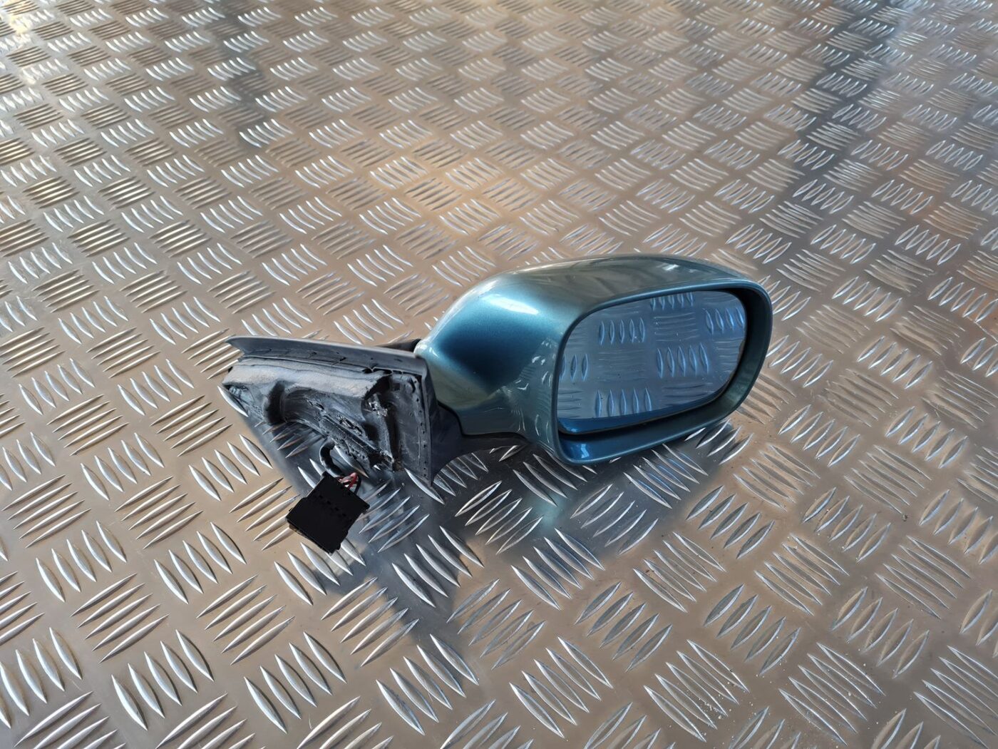 Ārējais spogulis, pa labi priekš AUDI A6 1998