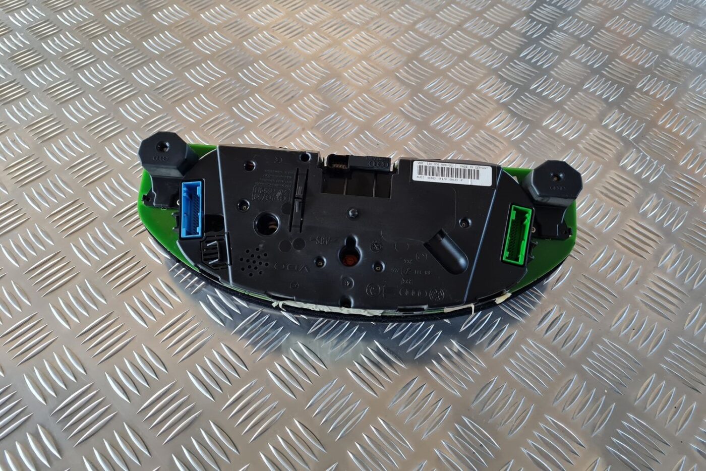 Spidometrs priekš AUDI A6 1998 3 Spidometrs priekš AUDI A6 1998