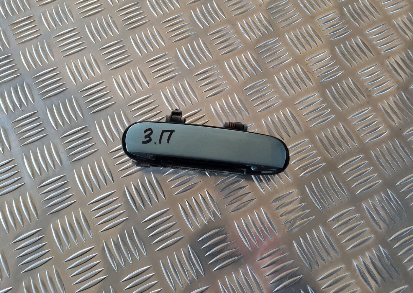 Aizmugurējāis labais durvju rokturis priekš AUDI A6 1998