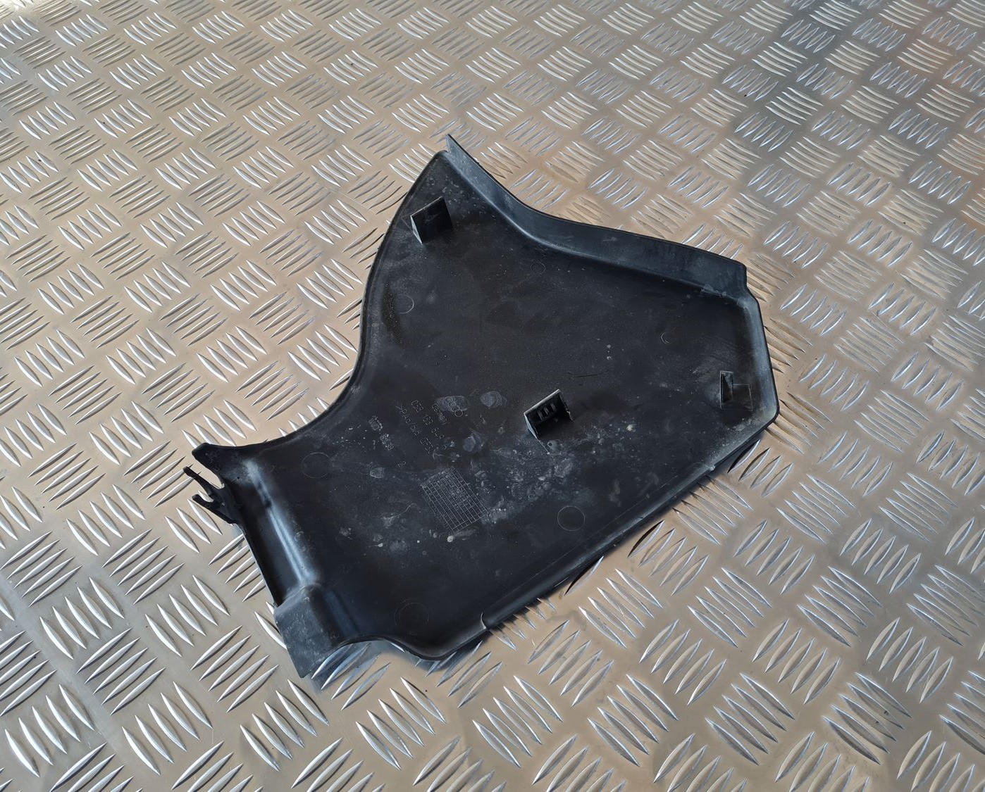 Dzinēja nodalījuma plastmasa priekš AUDI A6 1998