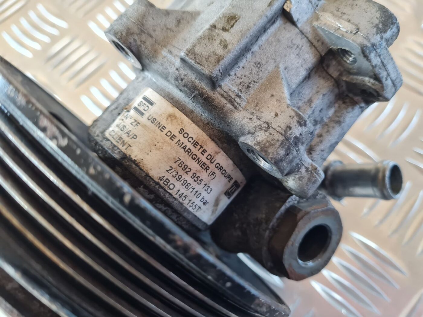 Hidrauliskais pastiprinātājs priekš AUDI A6 1998