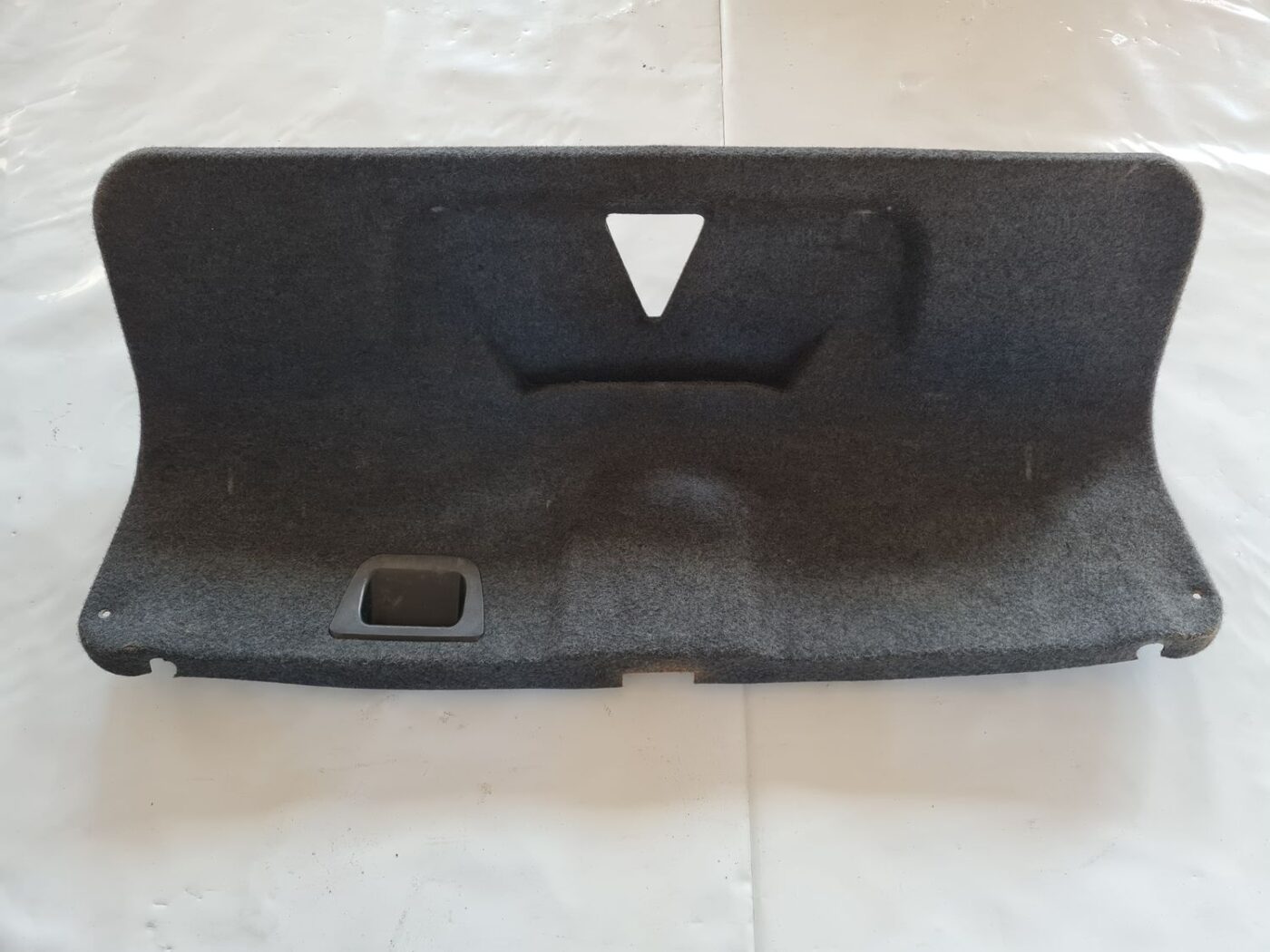 Bagāžnieka vāka liela apdare priekš AUDI A6 1998 2 Bagāžnieka vāka liela apdare priekš AUDI A6 1998