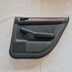 Aizmugurējo labo durvju apdare priekš AUDI A6 1998
