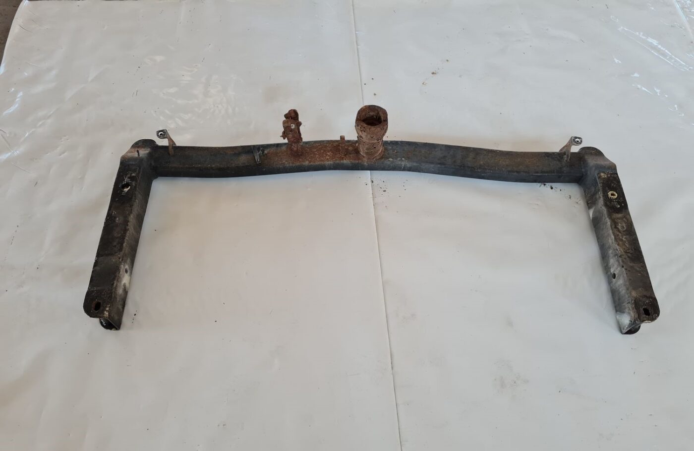 Sakabes ierīce (farkops) priekš AUDI A6 1998