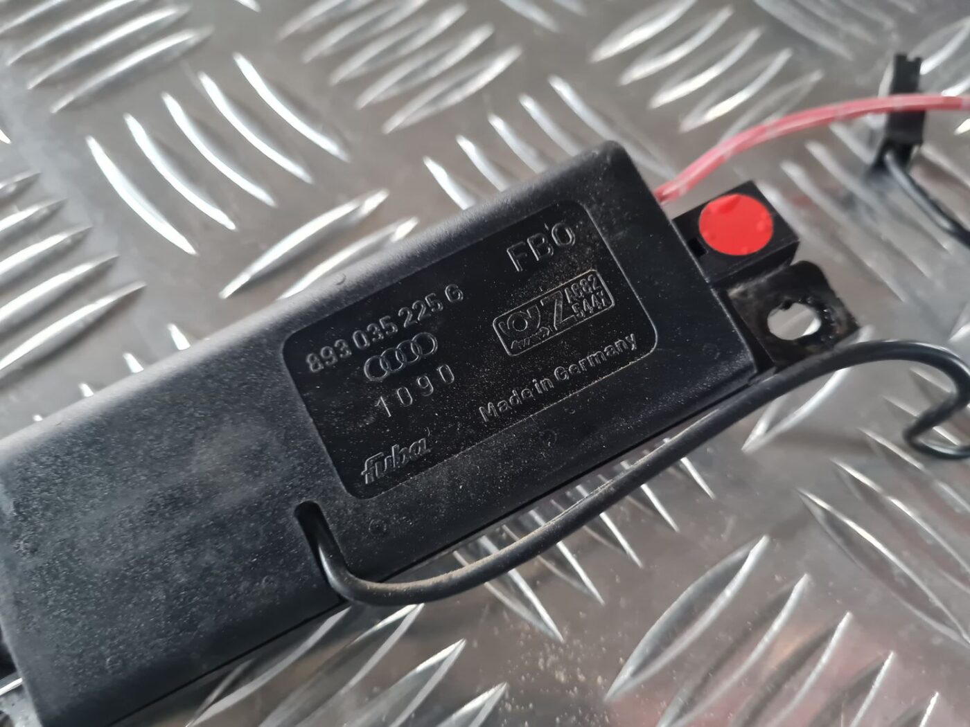 Antenas vadības bloks priekš AUDI 80 1991 2 Antenas vadības bloks priekš AUDI 80 1991