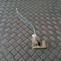 Priekšējo labo durvju slēdzene priekš AUDI 80 1991