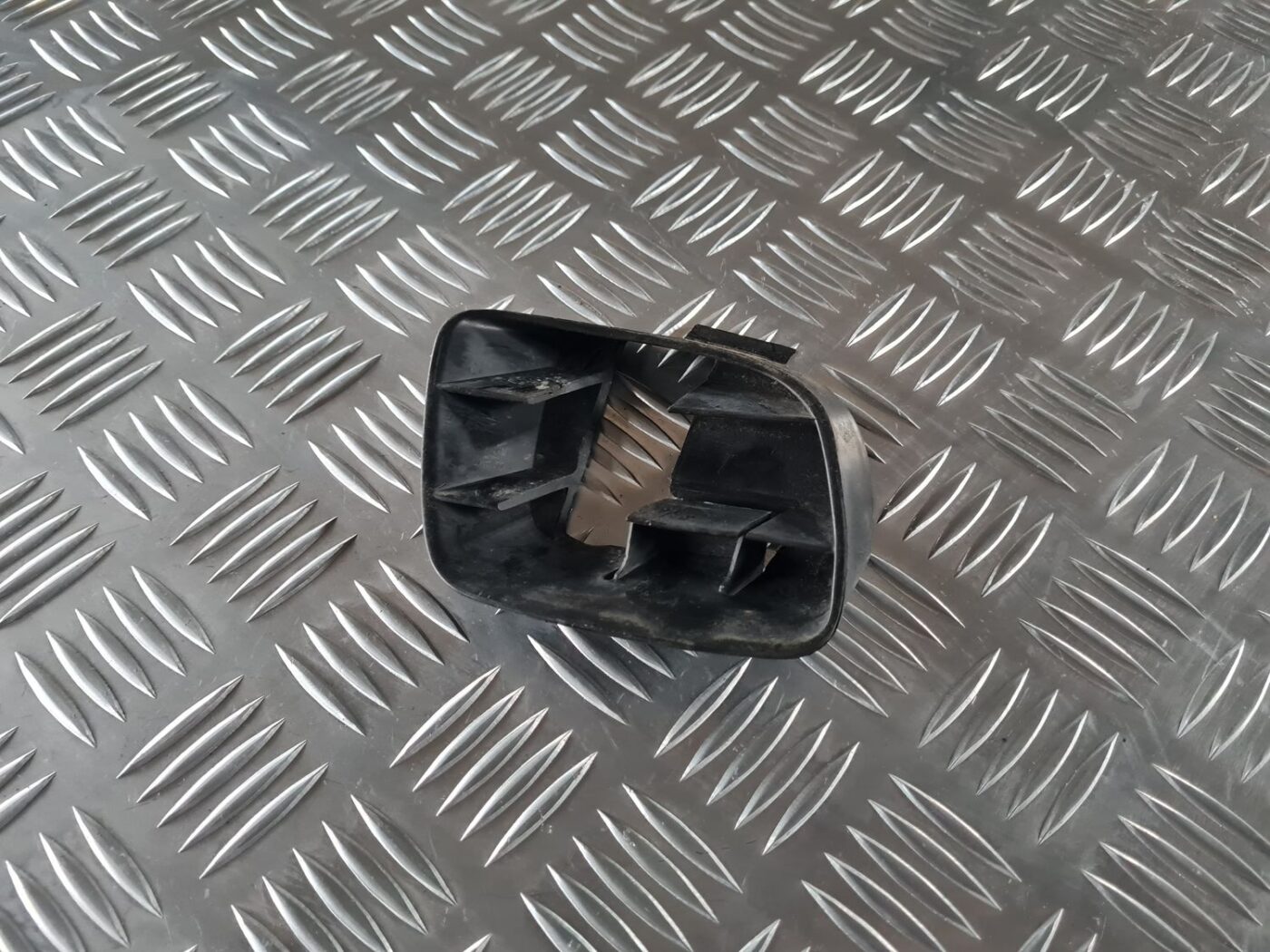 Miglas luktura reste, pa labi priekš AUDI 80 1991 1 Miglas luktura reste, pa labi priekš AUDI 80 1991