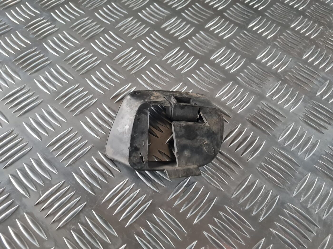 Miglas luktura reste, pa labi priekš AUDI 80 1991 3 Miglas luktura reste, pa labi priekš AUDI 80 1991