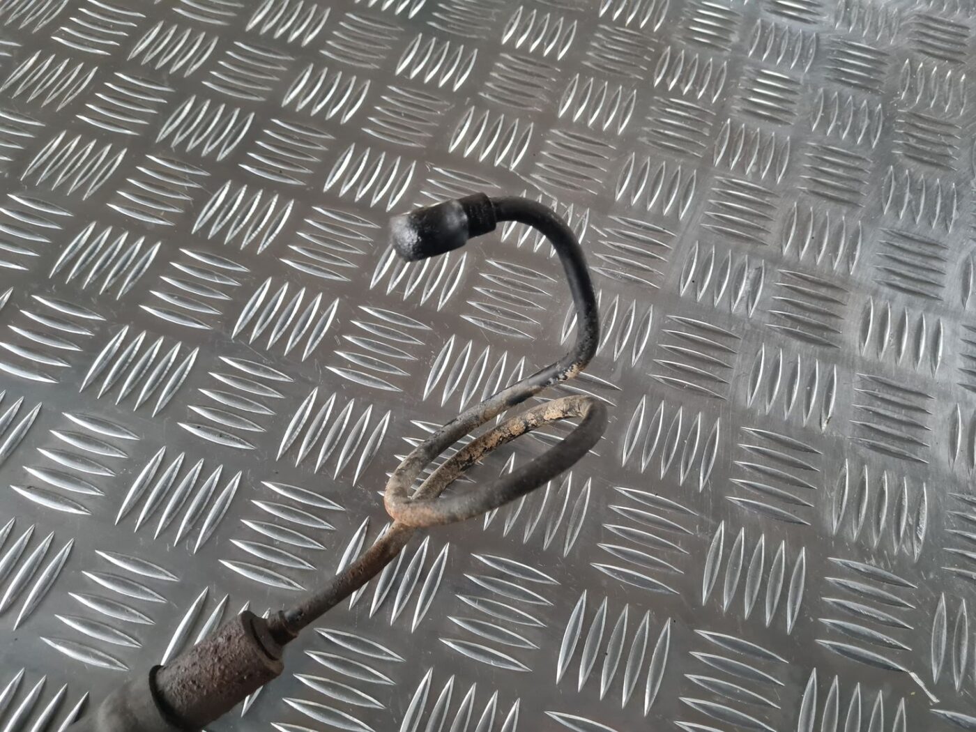 Stūres mehānisma caurule priekš AUDI 80 1991 2 Stūres mehānisma caurule priekš AUDI 80 1991