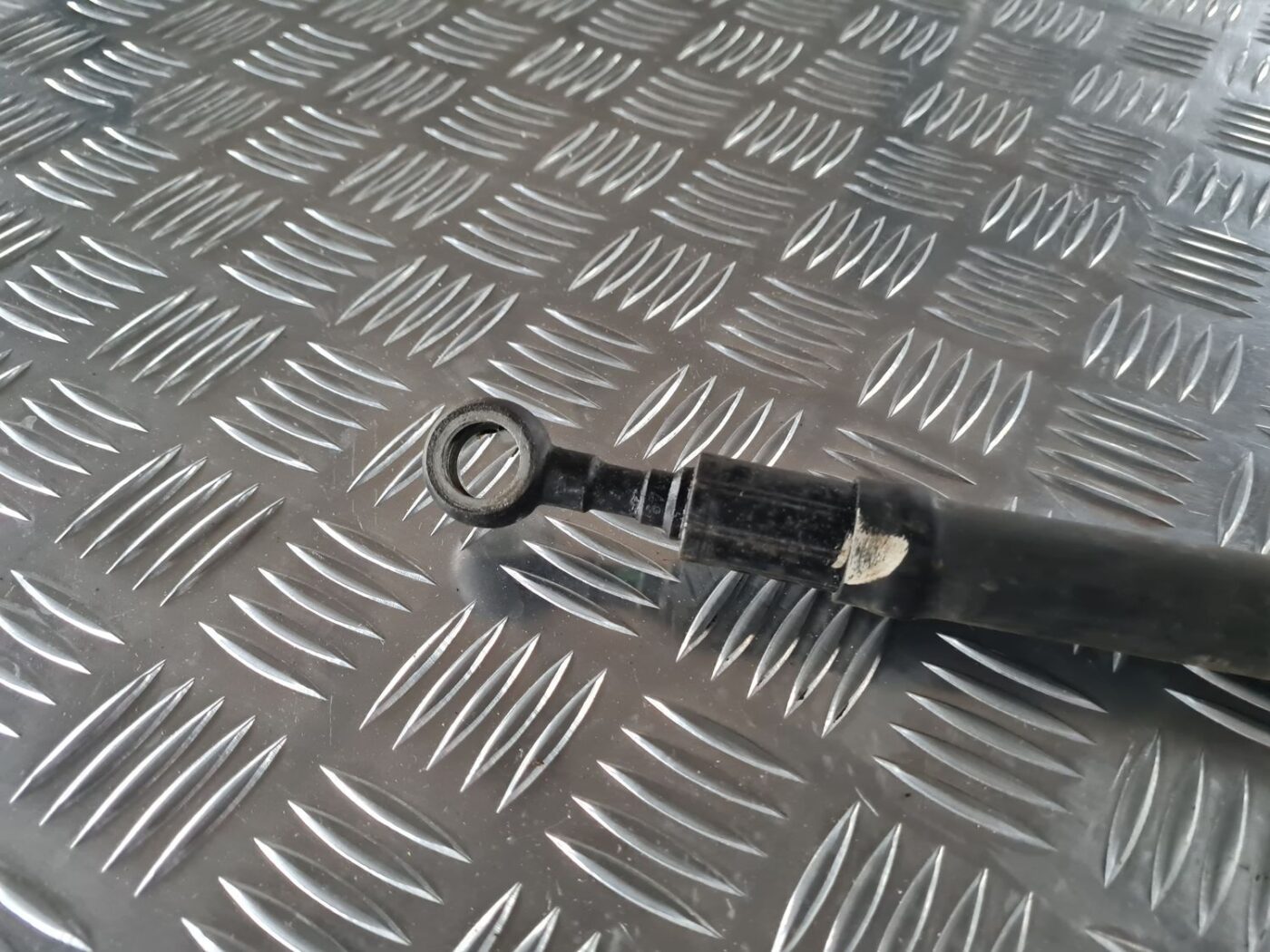 Stūres mehānisma caurule priekš AUDI 80 1991 6 Stūres mehānisma caurule priekš AUDI 80 1991