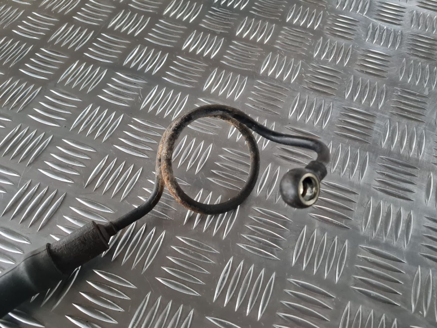 Stūres mehānisma caurule priekš AUDI 80 1991 5 Stūres mehānisma caurule priekš AUDI 80 1991